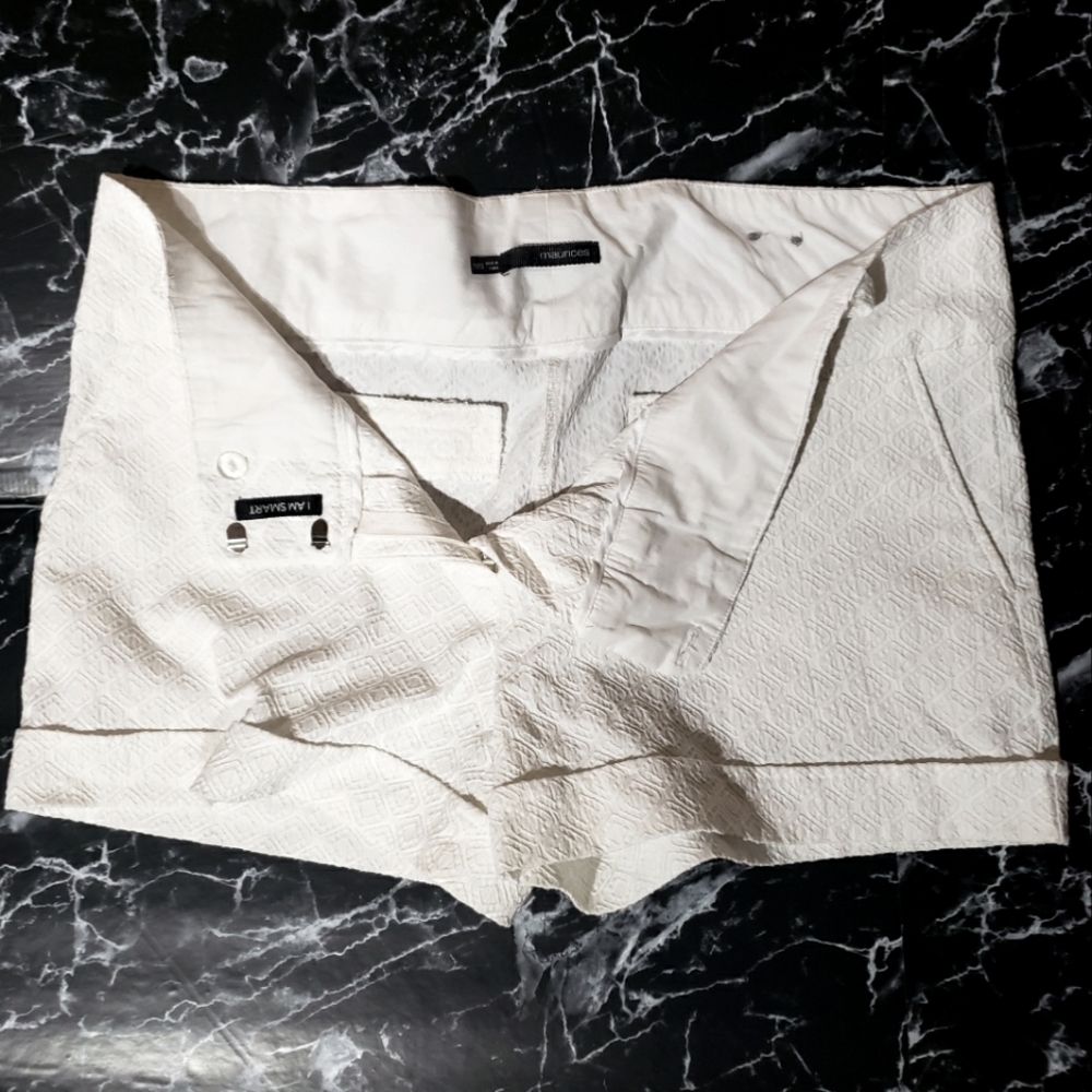 Maurices white shorts